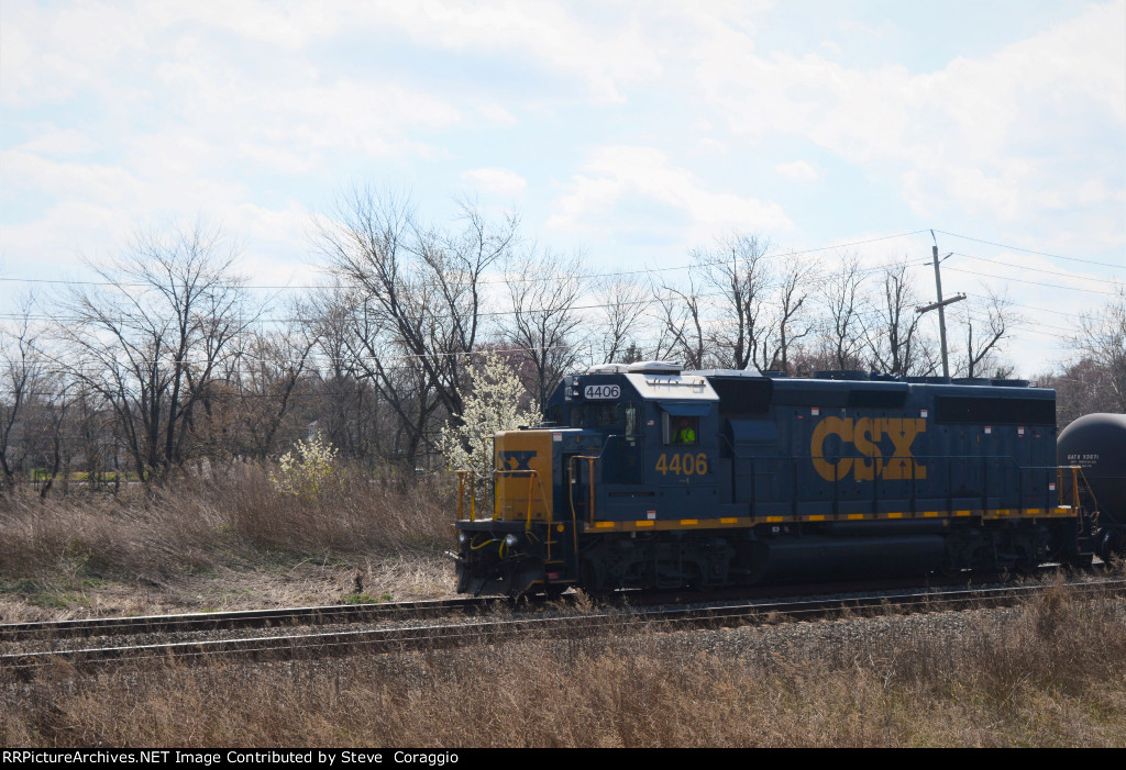 CSX 4406 with Conductor Visible 